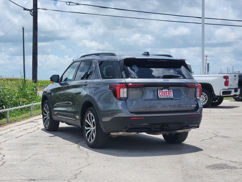 Certified 2025 Ford Explorer ST-Line AWD/4WD image 5