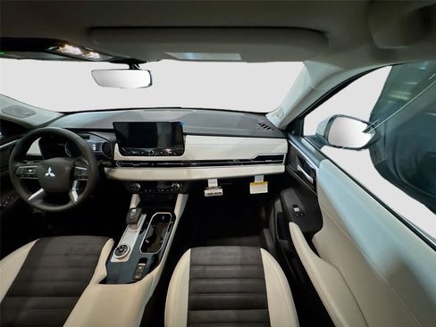 New 2026 Mitsubishi Outlander SE FWD image 22