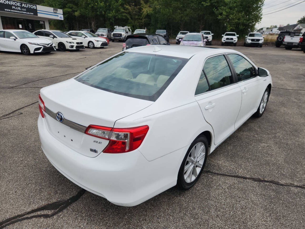 Used 2014 Toyota Camry XLE w/ Leather Package FWD image 6