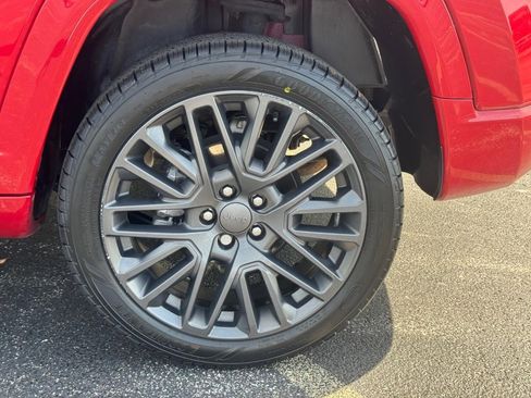 Used 2022 Jeep Compass Limited image 7