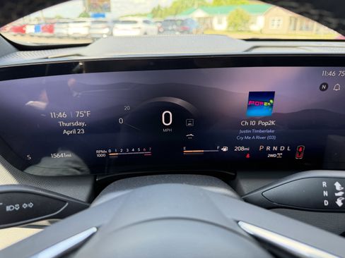 Used 2025 Buick Enclave Preferred AWD/4WD image 17