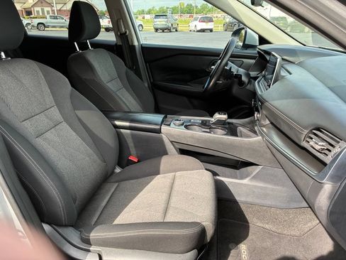 Used 2024 Nissan Rogue SV AWD/4WD image 12