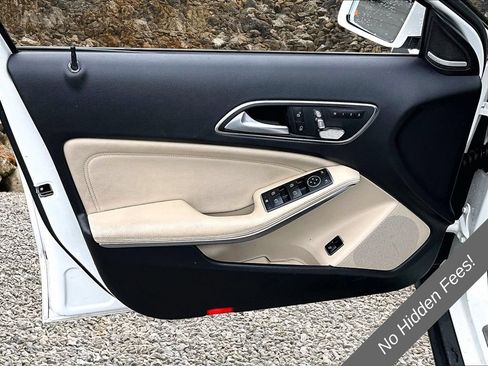 Used 2019 Mercedes-Benz GLA 250 4MATIC w/ Premium Package image 20