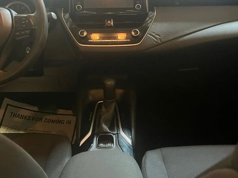 Used 2022 Toyota Corolla LE image 15