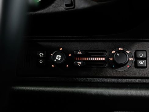 Used 1995 Porsche 911 Carrera RWD image 14