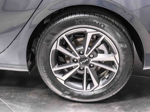 Used 2024 Kia Forte LXS w/ LXS Technology Package FWD image 9