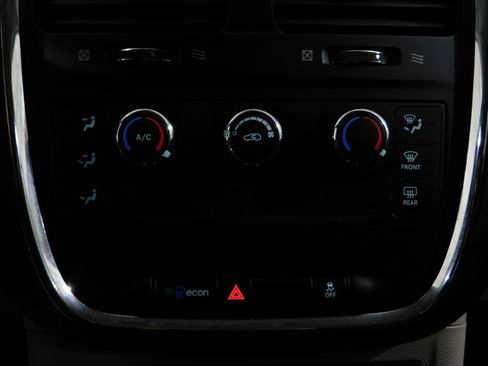 Used 2011 Dodge Grand Caravan SXT image 43