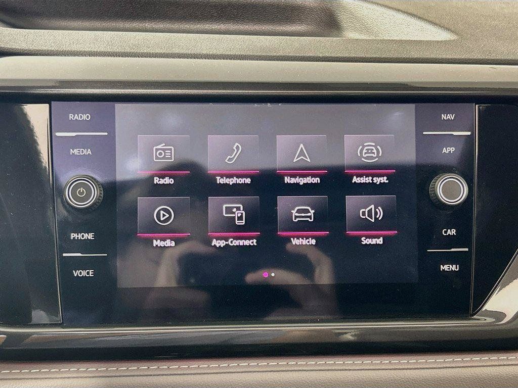 Certified 2023 Volkswagen Taos SEL AWD/4WD image 15