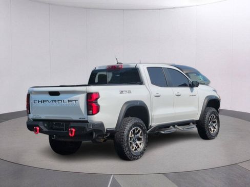 Used 2024 Chevrolet Colorado ZR2 w/ ZR2 Convenience Package III AWD/4WD image 9