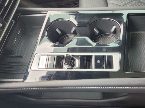 Used 2025 Volkswagen Atlas SEL Premium R-Line image 23