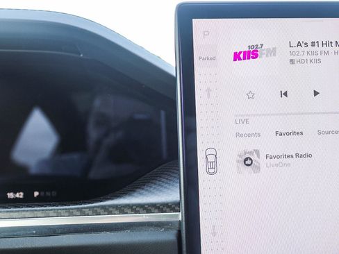 Used 2022 Tesla Model X Plaid image 20