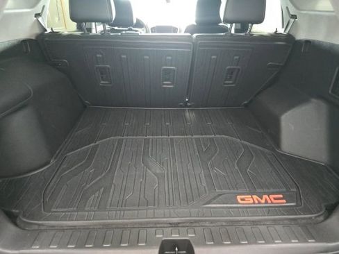 Used 2022 GMC Terrain SLT w/ LPO, Floor Liner Package image 8