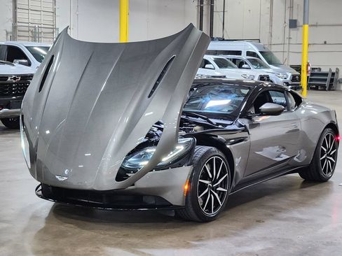 Used 2021 Aston Martin DB11 Coupe RWD image 42
