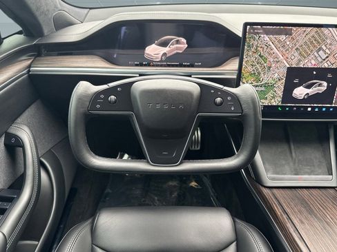 Used 2022 Tesla Model S AWD image 15