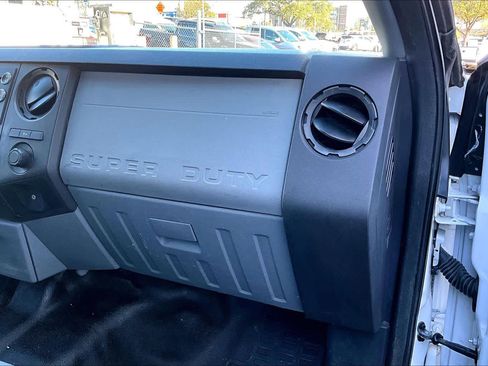 Used 2016 Ford F250 XL w/ Power Equipment Group image 18