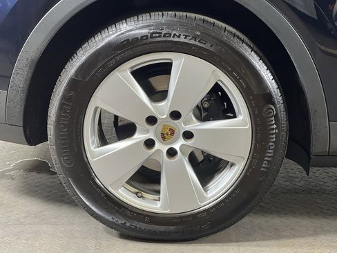 Certified 2022 Porsche Cayenne image 12