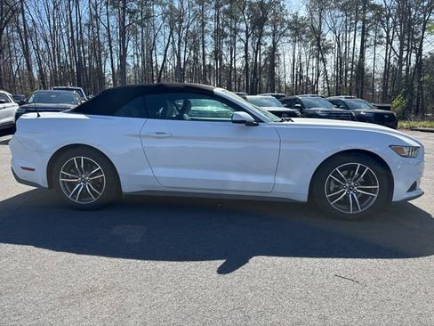 Used 2017 Ford Mustang Premium image 6