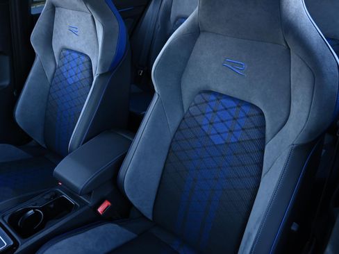 Used 2025 Volkswagen Golf w/ Euro Style Package image 10