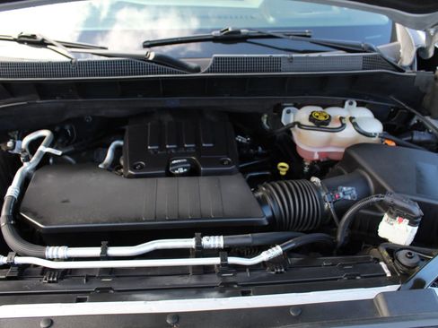 Used 2022 Chevrolet Silverado 1500 LT w/ Safety Package AWD/4WD image 34