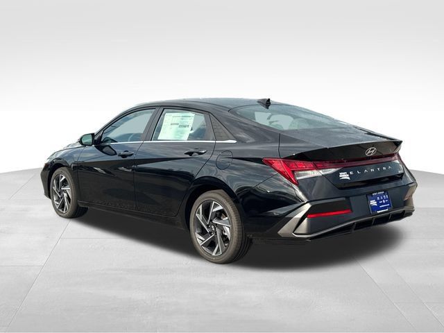 New 2026 Hyundai Elantra Limited FWD image 3