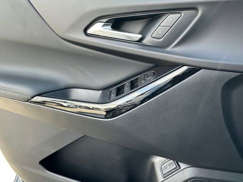 New 2026 Chevrolet Equinox LT w/ Convenience Package II image 11