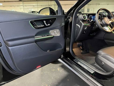 Used 2026 Mercedes-Benz GLC 300 4MATIC image 21