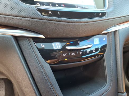 Certified 2023 Cadillac XT5 Premium Luxury FWD image 27