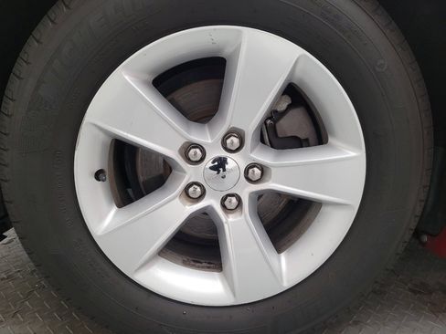 Used 2013 Dodge Charger SE w/ Connectivity Group RWD image 31