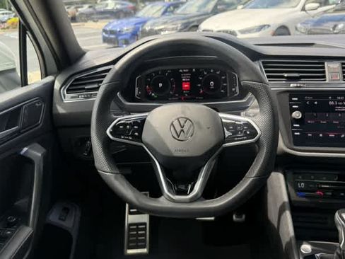 Used 2022 Volkswagen Tiguan SEL R-Line AWD/4WD image 22
