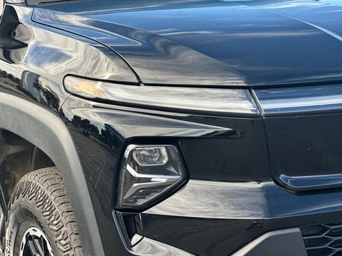 Used 2026 Chevrolet Silverado EV Trail Boss AWD/4WD image 42