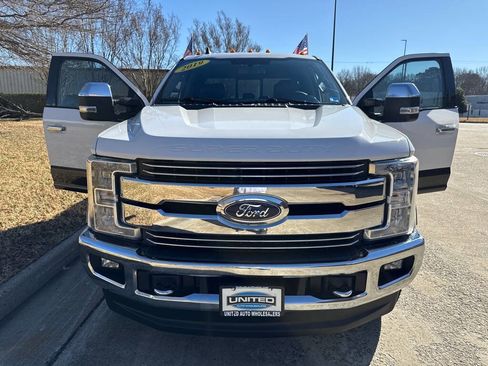 Used 2019 Ford F250 Lariat w/ Chrome Package image 12