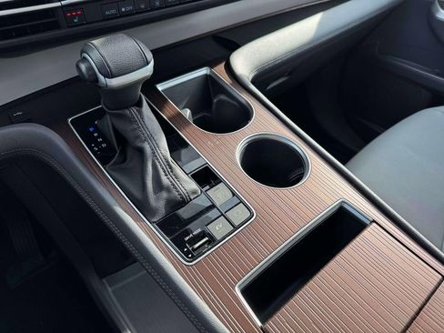 Used 2023 Toyota Sienna XLE image 31