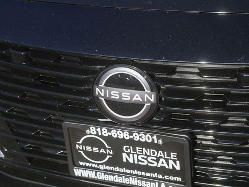Used 2024 Nissan Sentra SV FWD image 5