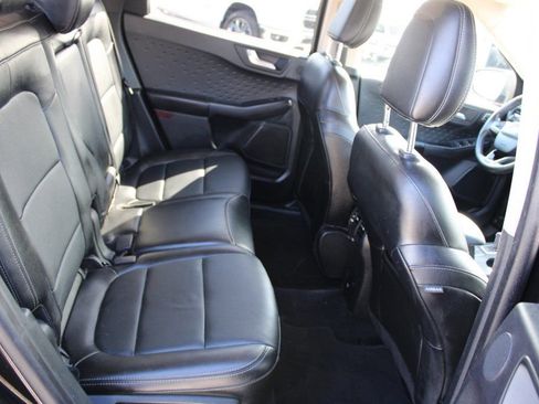 Used 2020 Ford Escape Titanium image 33