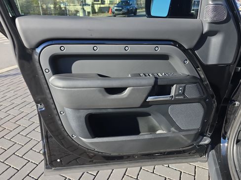 Certified 2024 Land Rover Defender 110 V8 image 19