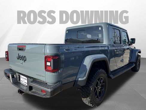Used 2025 Jeep Gladiator Sport AWD/4WD image 4