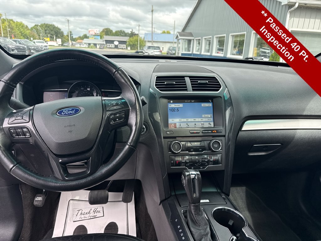 Used 2018 Ford Explorer XLT w/ Equipment Group 202A AWD/4WD image 15