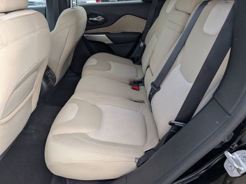 Used 2018 Jeep Cherokee Latitude image 10