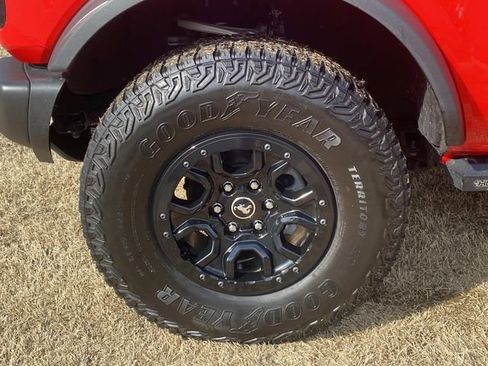 Used 2023 Ford Bronco Wildtrak image 10