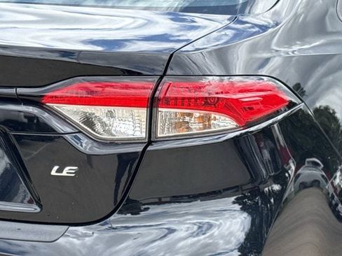 Used 2025 Toyota Corolla LE FWD image 7