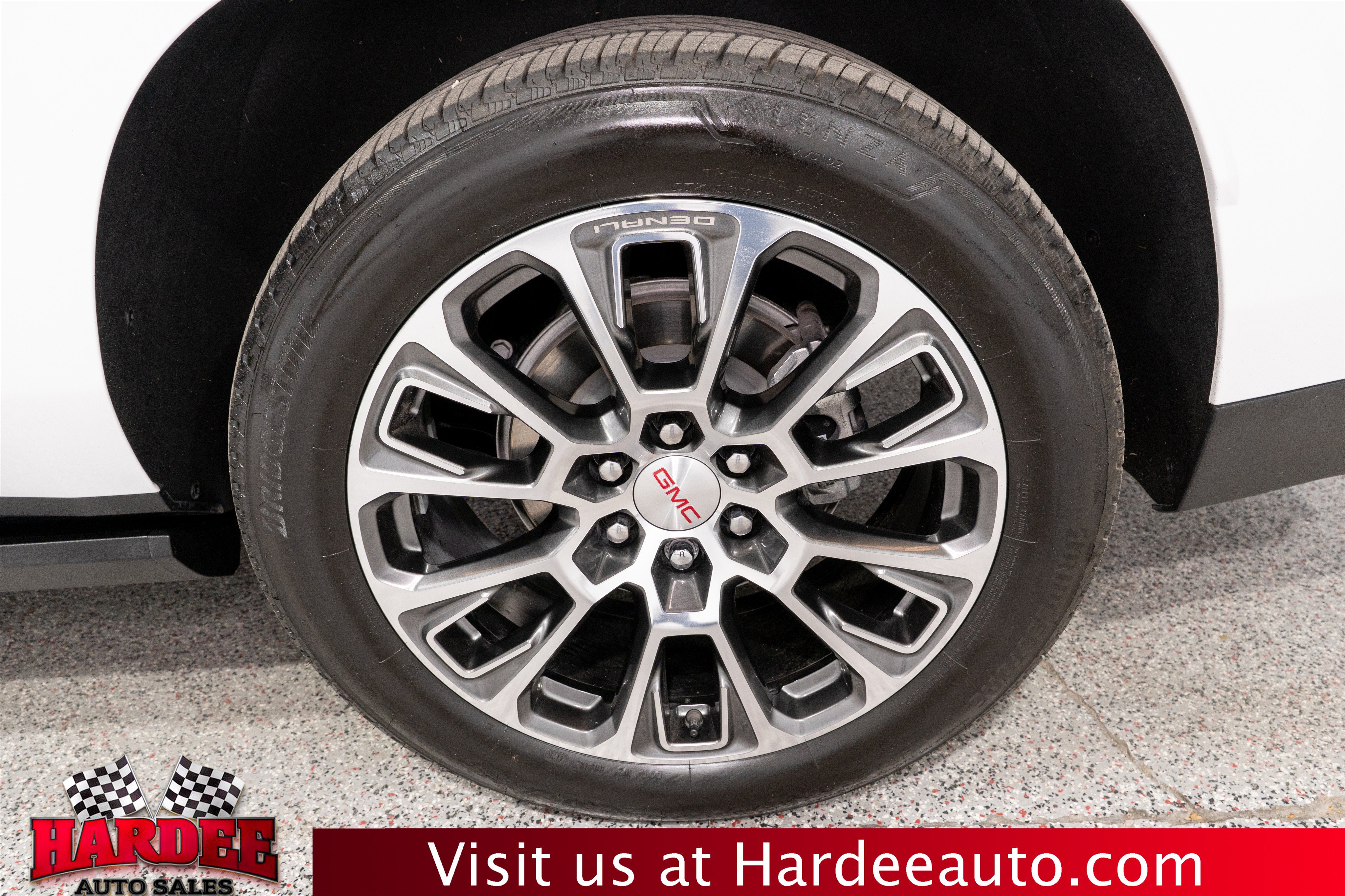 Used 2025 GMC Yukon XL Denali w/ Denali Reserve Package AWD/4WD image 10