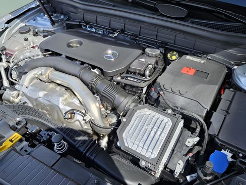 Used 2026 Mercedes-Benz GLB 250 image 30