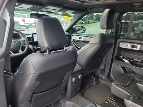 Used 2022 Ford Explorer ST w/ Equipment Group 401A RWD image 13