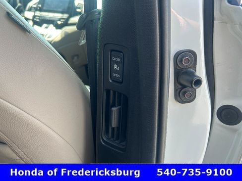Used 2018 Honda Odyssey EX-L image 12