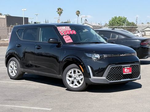 Used 2025 Kia Soul S FWD image 2