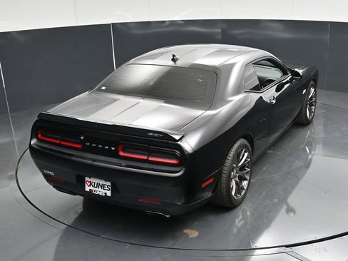 Used 2016 Dodge Challenger SRT w/ Technology Group RWD image 46