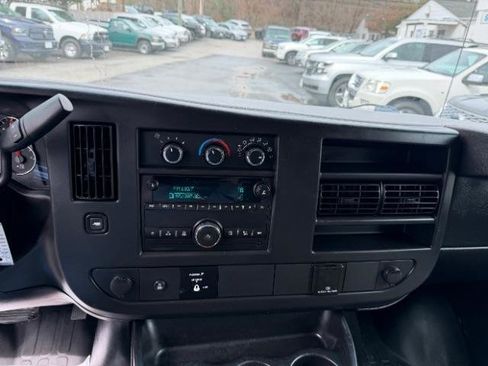 Used 2015 GMC Savana 2500 G2500 Cargo image 20