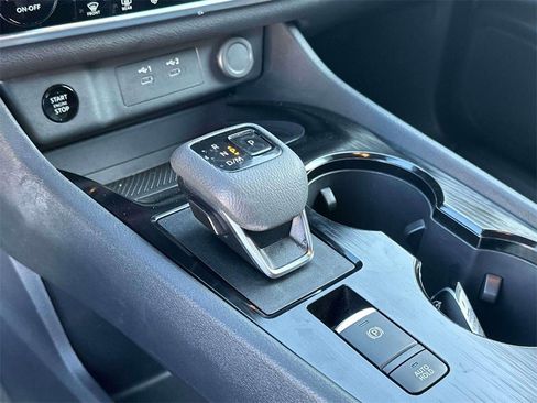 Certified 2025 Nissan Rogue SV image 30