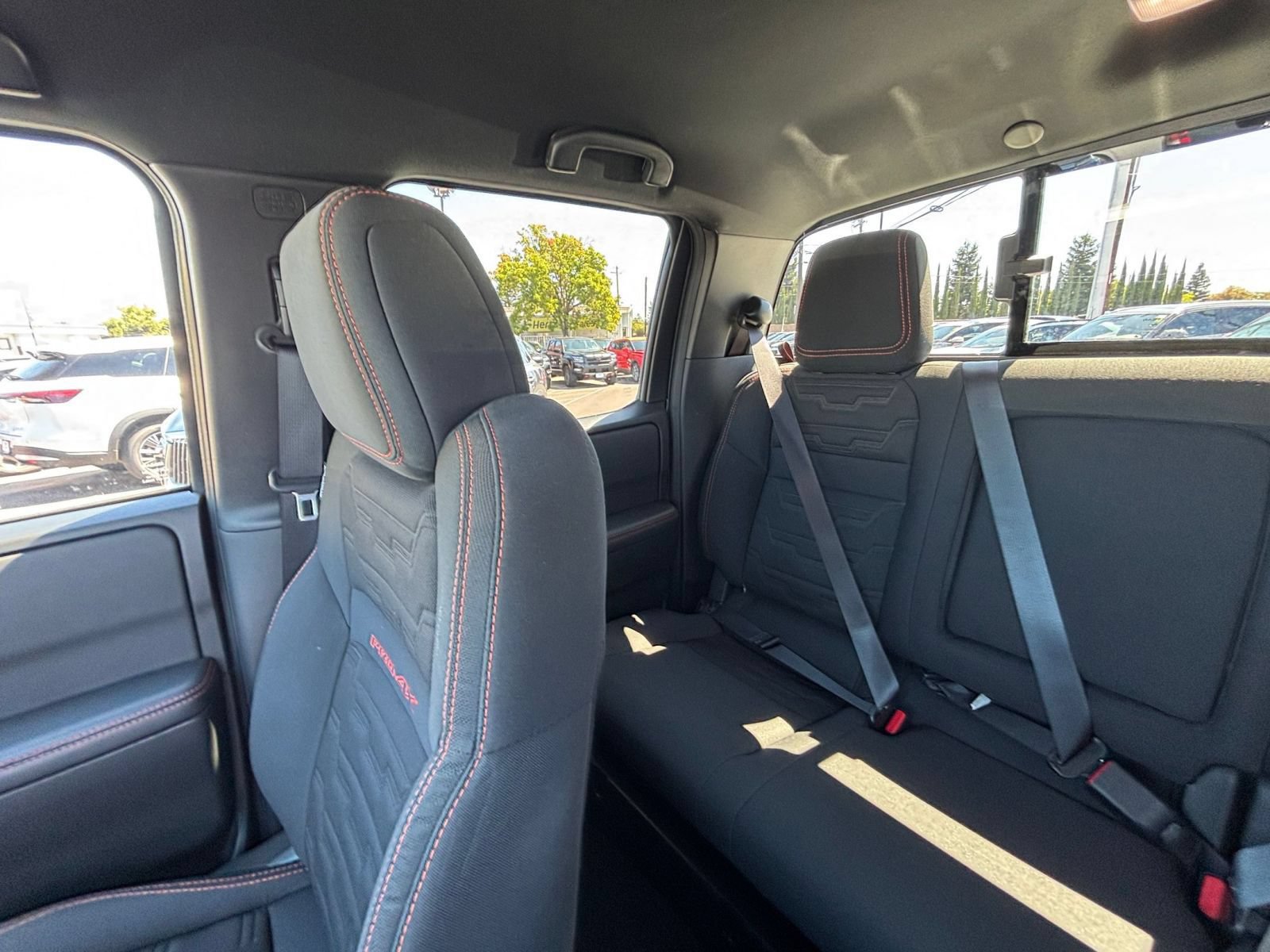 Used 2026 Nissan Frontier PRO-4X AWD/4WD image 38
