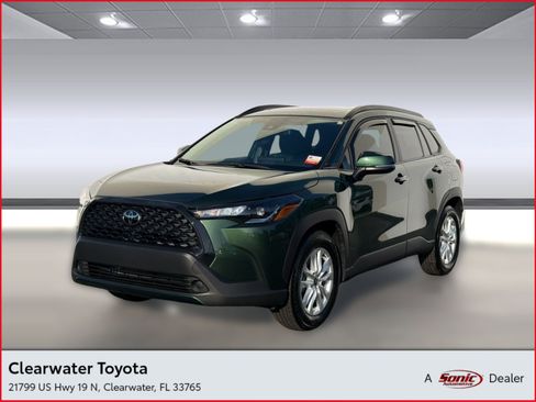 Used 2022 Toyota Corolla Cross LE w/ Moonroof Package FWD image 1